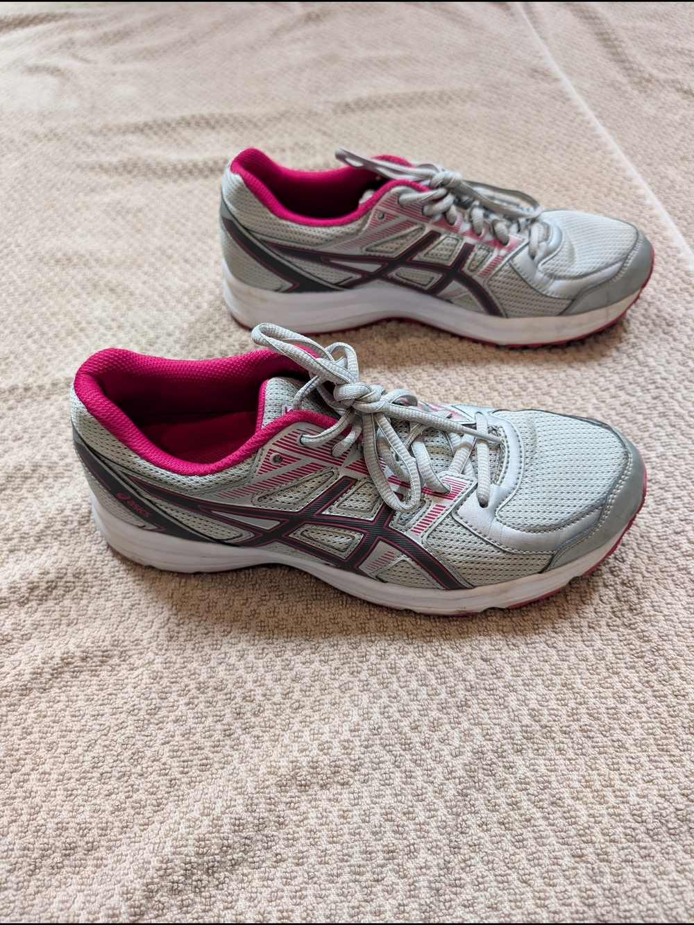 ASICS Women's Gray & Pink Running Shoes
